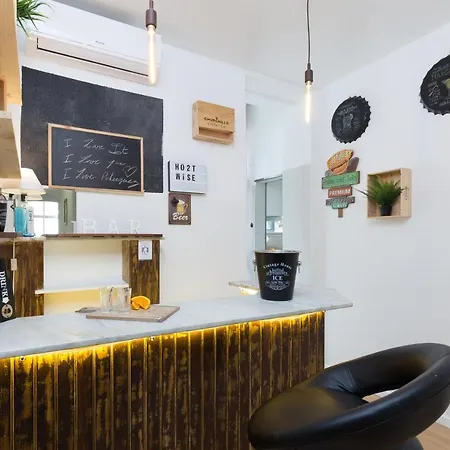 Host Wise - Large Flat W Terrace - Ace Location At Aliados Porto