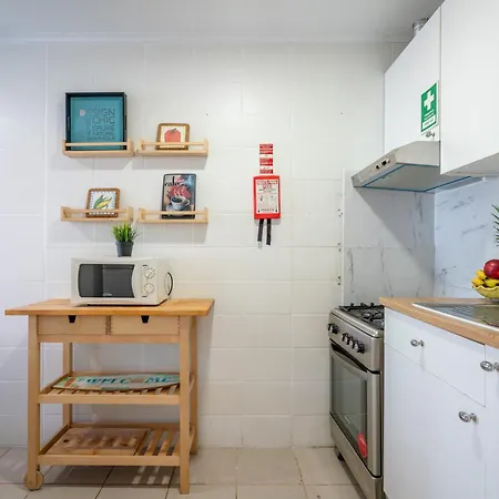 Host Wise - Large Flat W Terrace - Ace Location At Aliados Porto
