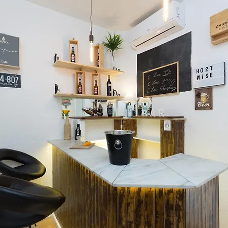 Host Wise - Large Flat W Terrace - Ace Location At Aliados Apartment