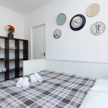 Host Wise - Large Flat W Terrace - Ace Location At Aliados Apartment Porto