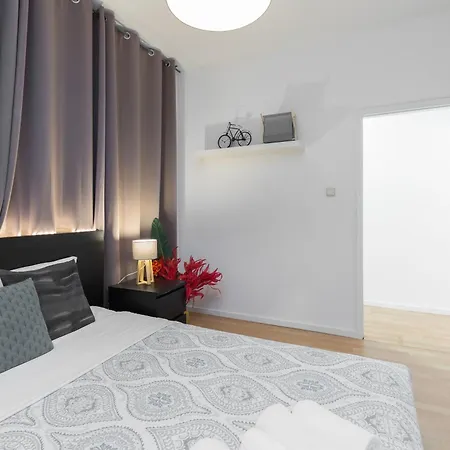 Host Wise - Large Flat W Terrace - Ace Location At Aliados *
